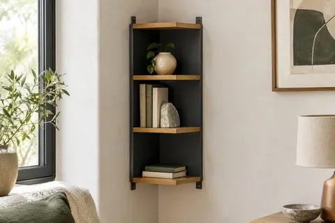 Étagère d’angle Vicco Ecki à trois compartiments ouverts, fixée sur un mur clair avec quelques livres et objets déco.